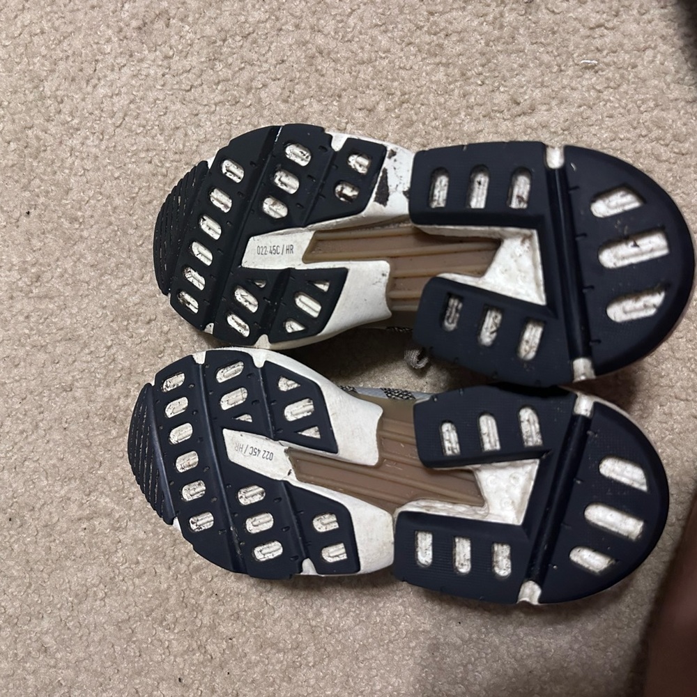 Shoe bundle - Picture 10 of 11